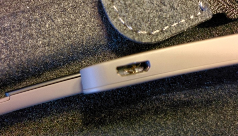 Illustration for article titled Google Sent Out Broken Glass to Try on "For Look Purposes Only"